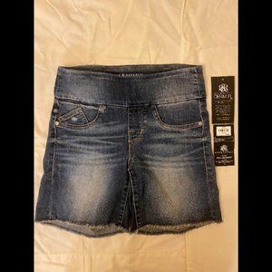 Rock & Republic denim rx fever pull on short